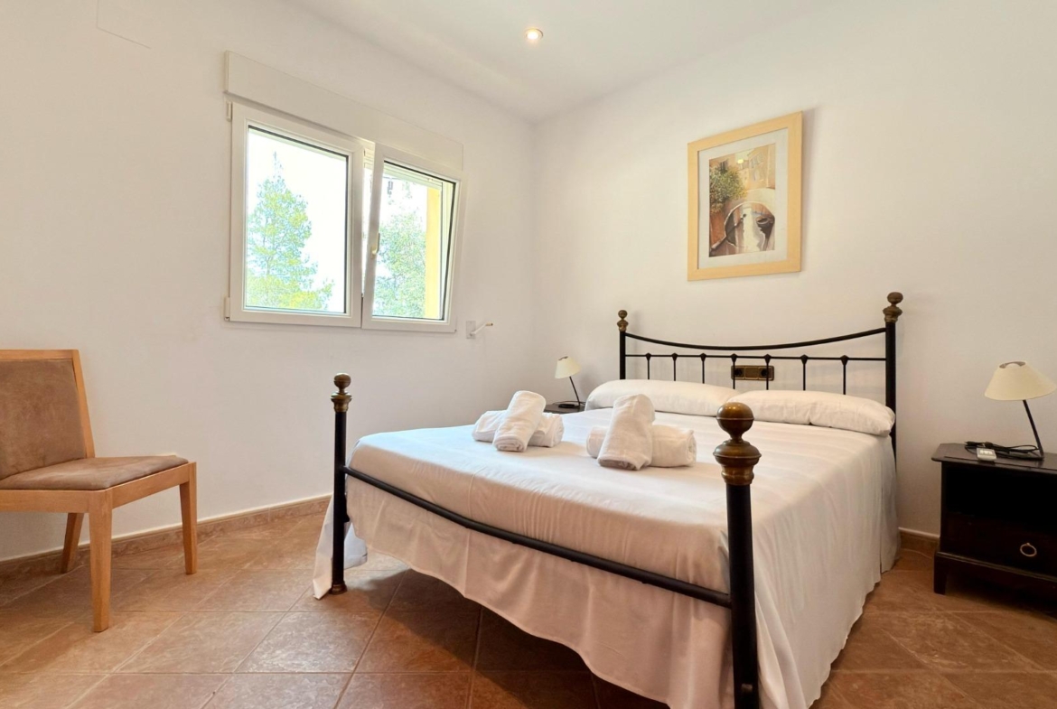 Exclusive Mediterranean villa in Calpe with large pool and panoramic views