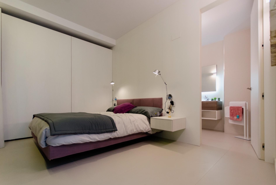 NIEUW GEBOUW IN ORIHUELA COSTA. 4 BEDROOMS. EEN KORTE WANDELING NAAR HET STRAND OP SLECHTS 350 METER AFSTAND.