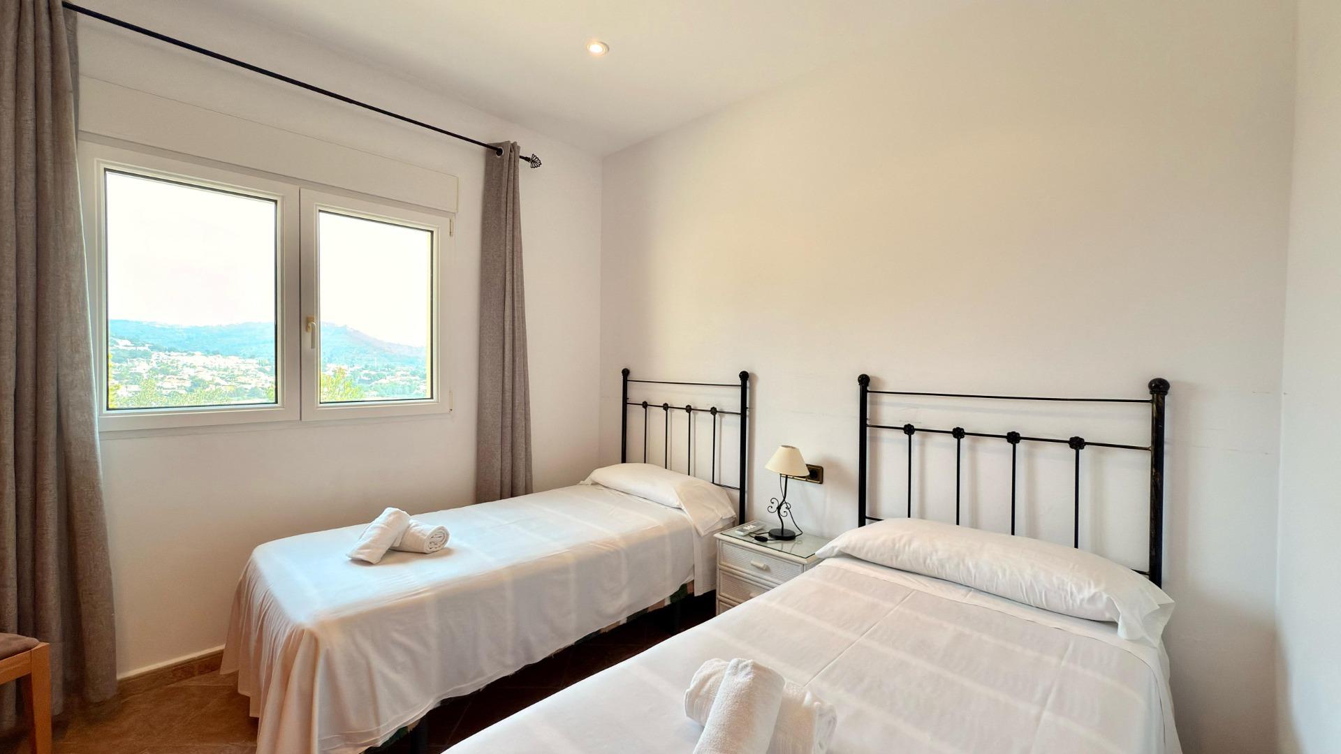 6-33-12 Exclusive Mediterranean villa in Calpe with large pool and panoramic views