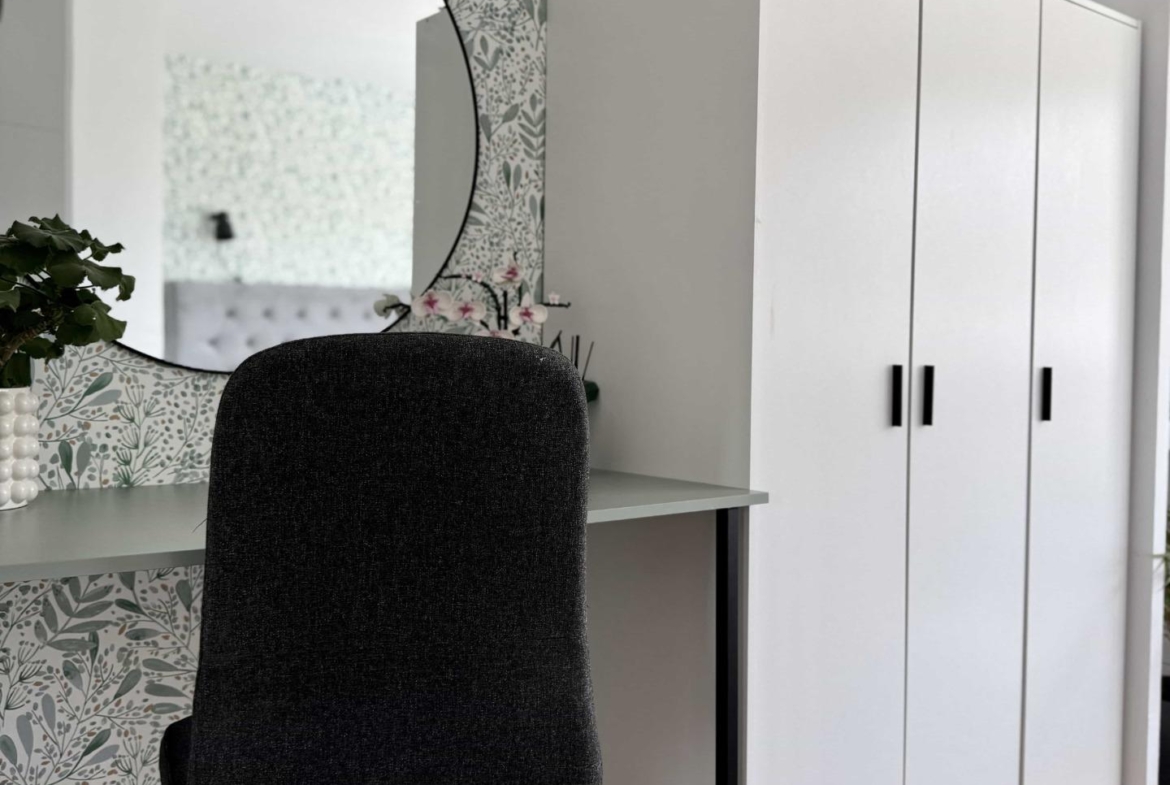 Oasis Mediterráneo en Playa de San Juan: Elegancia y Confort a Pasos del Mar