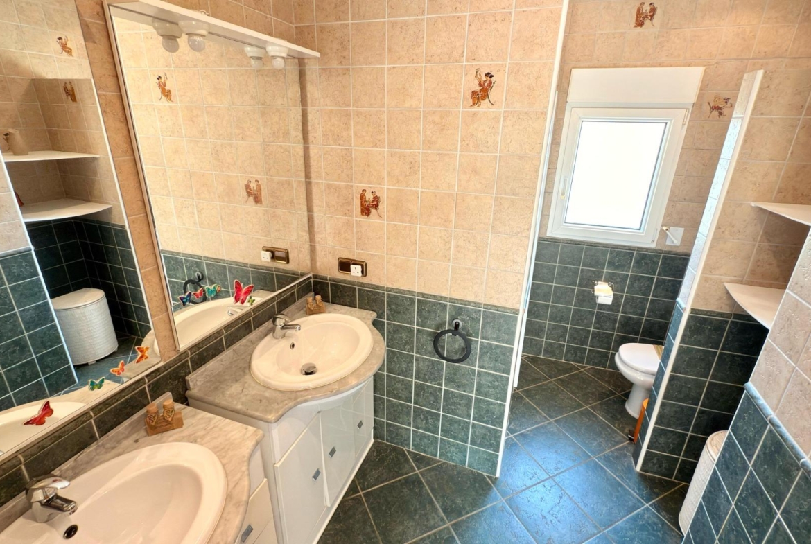 Exclusive Mediterranean villa in Calpe with large pool and panoramic views