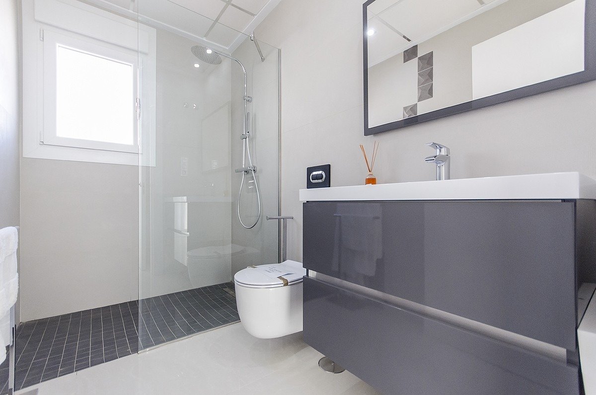 6-35 NEW BUILT VILLA IN PLAYA HONDA