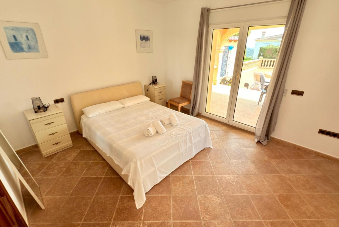 Exclusive Mediterranean villa in Calpe with large pool and panoramic views