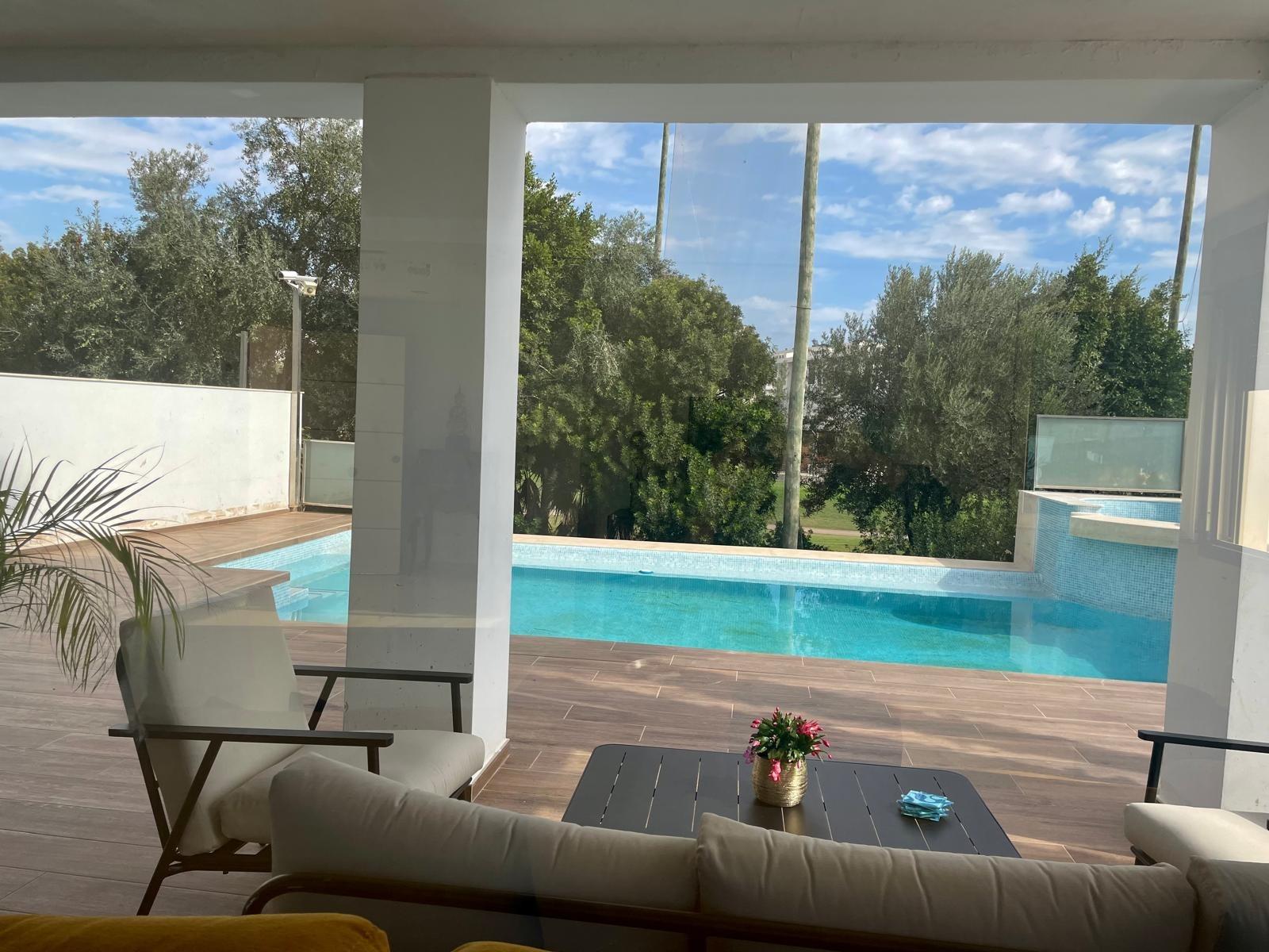 Chalet de lujo con Ascensor, Piscina y Jacuzzi Exterior en Pau 5 – Campo de Golf Alicante