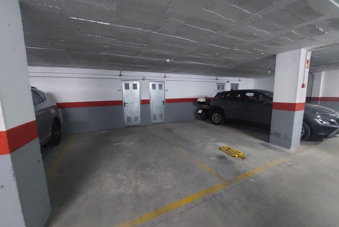 Frontlinie, uniek vlak met 2 garages