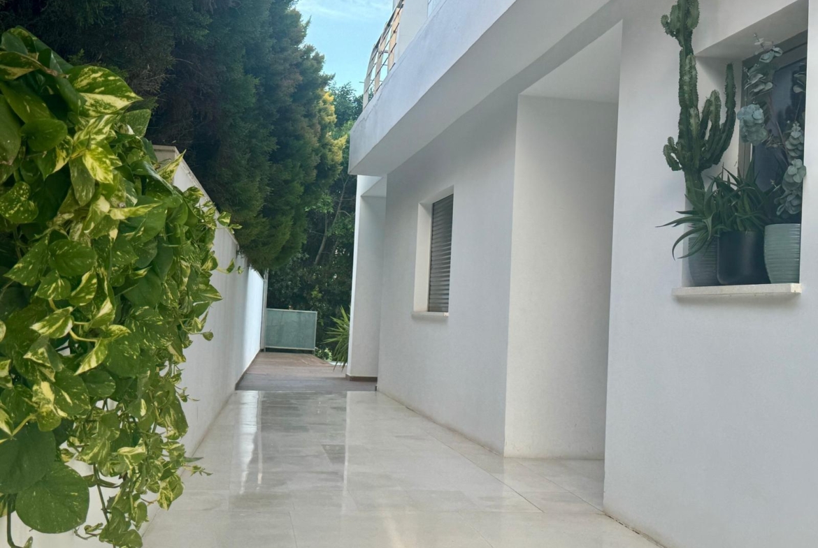 Chalet de lujo con Ascensor, Piscina y Jacuzzi Exterior en Pau 5 – Campo de Golf Alicante