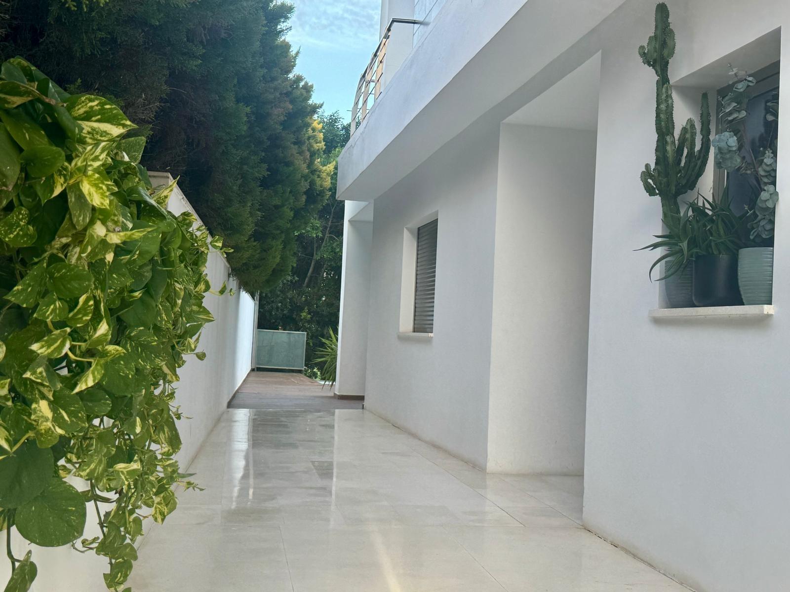 Chalet de lujo con Ascensor, Piscina y Jacuzzi Exterior en Pau 5 – Campo de Golf Alicante