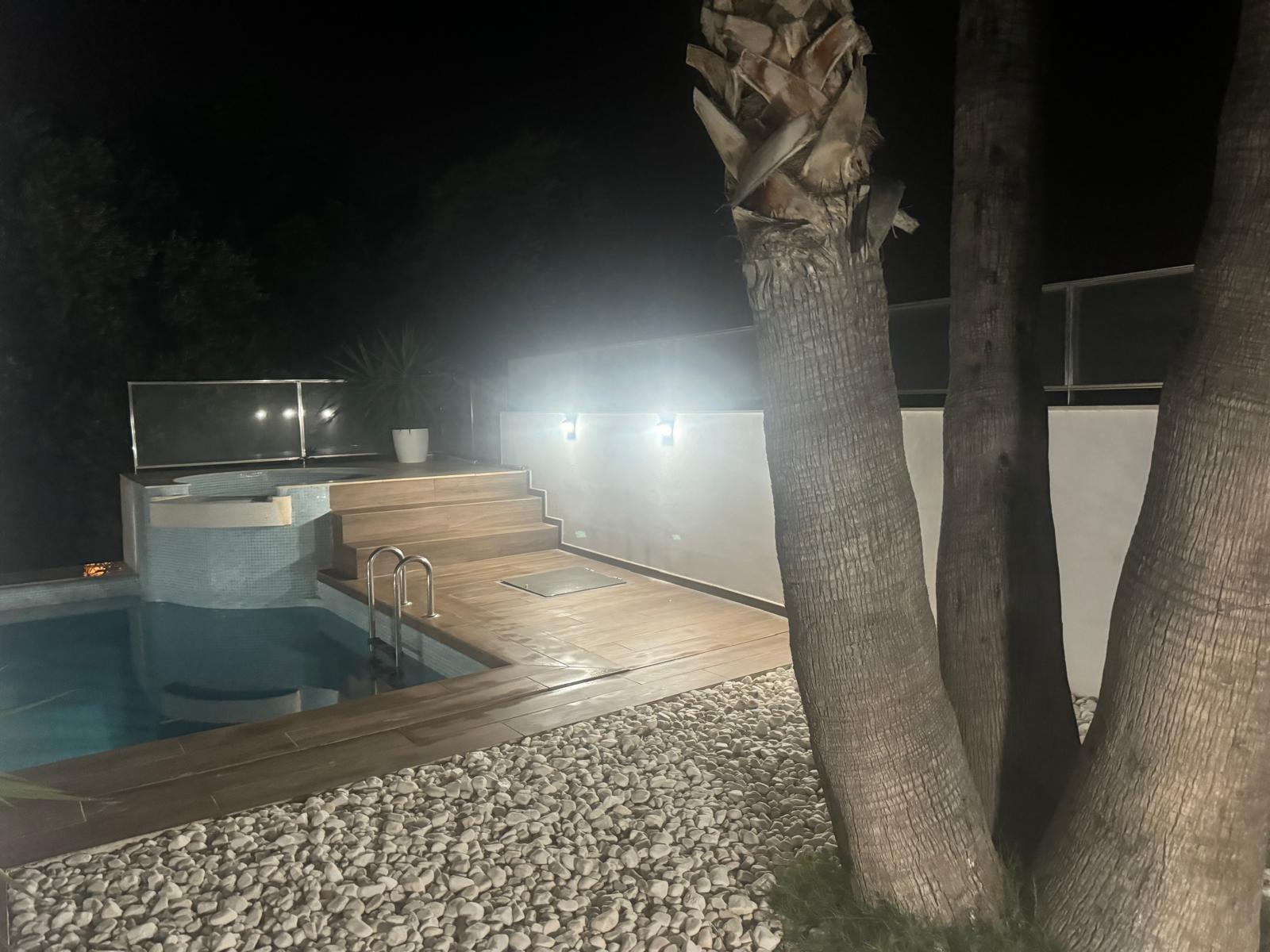 Chalet de lujo con Ascensor, Piscina y Jacuzzi Exterior en Pau 5 – Campo de Golf Alicante