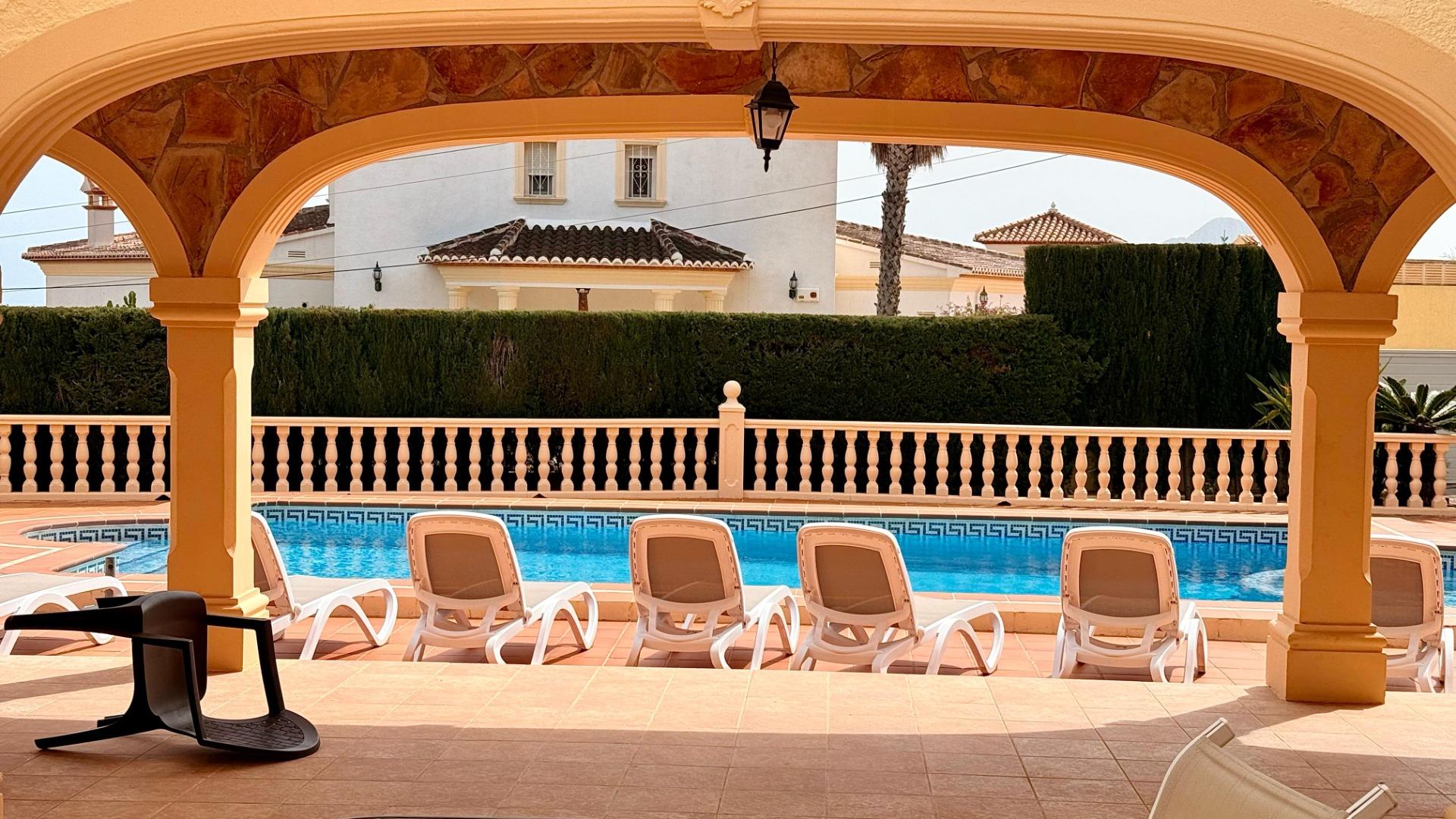 6-39-8 Exclusive Mediterranean villa in Calpe with large pool and panoramic views