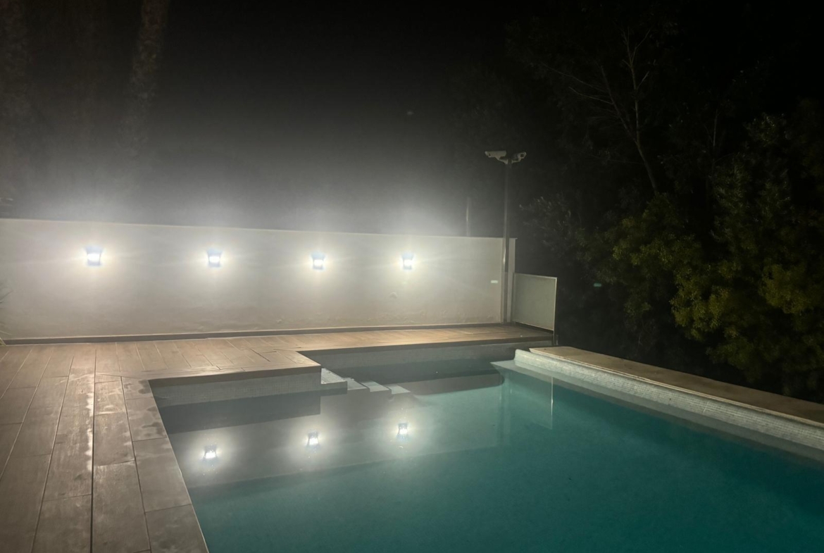 Chalet de lujo con Ascensor, Piscina y Jacuzzi Exterior en Pau 5 – Campo de Golf Alicante