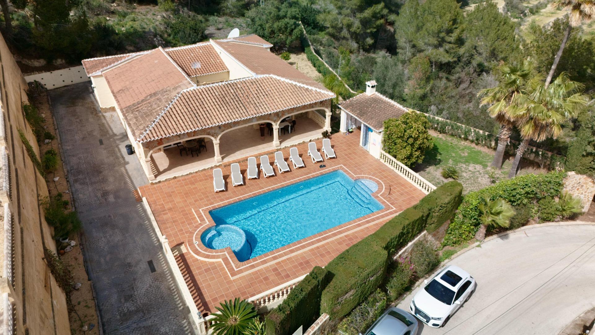 6-4-36 Exclusive Mediterranean villa in Calpe with large pool and panoramic views