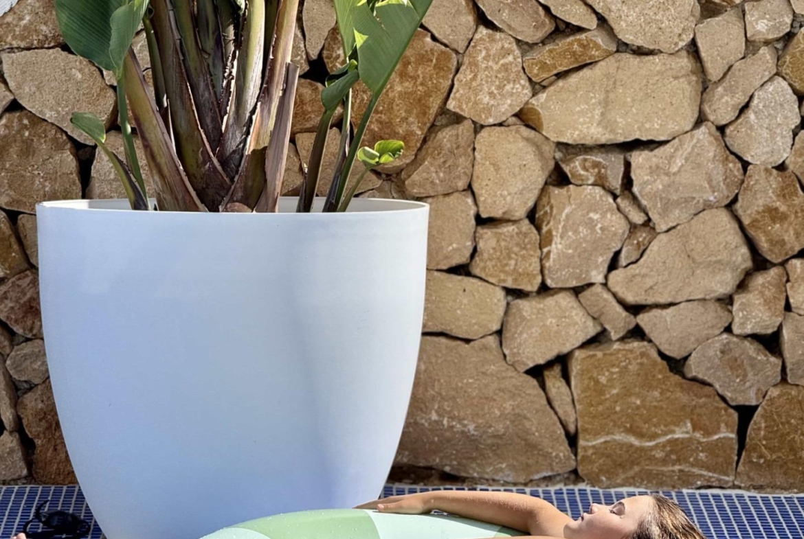 Oasis Mediterráneo en Playa de San Juan: Elegancia y Confort a Pasos del Mar