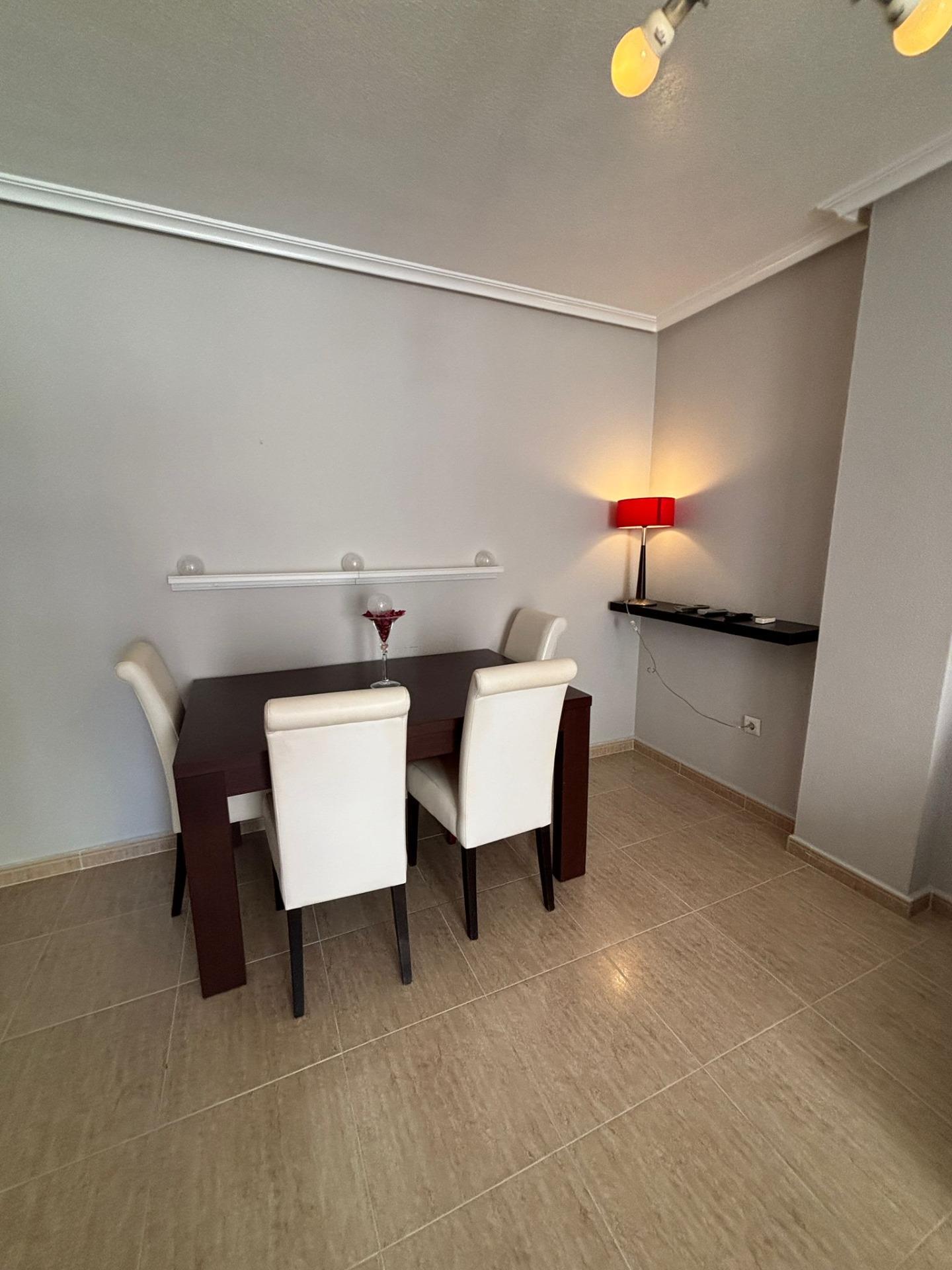 Charmant West-Facing Appartement in het hart van Torrevieja, garage optioneel