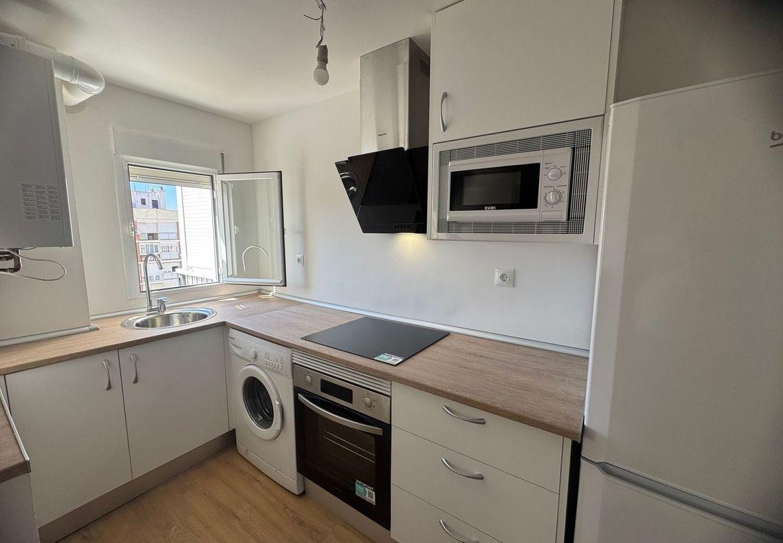 FULLY RENOVATED AND VERY BRIGHT APARTMENT FOR SALE IN BARRIO DEL PILAR, MADRID