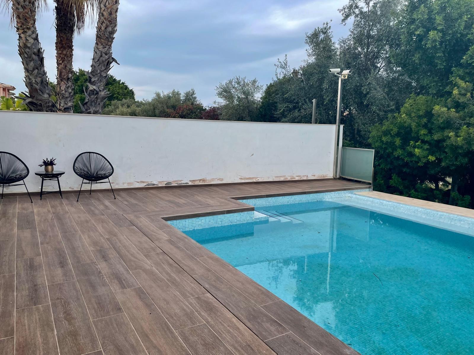 Chalet de lujo con Ascensor, Piscina y Jacuzzi Exterior en Pau 5 – Campo de Golf Alicante