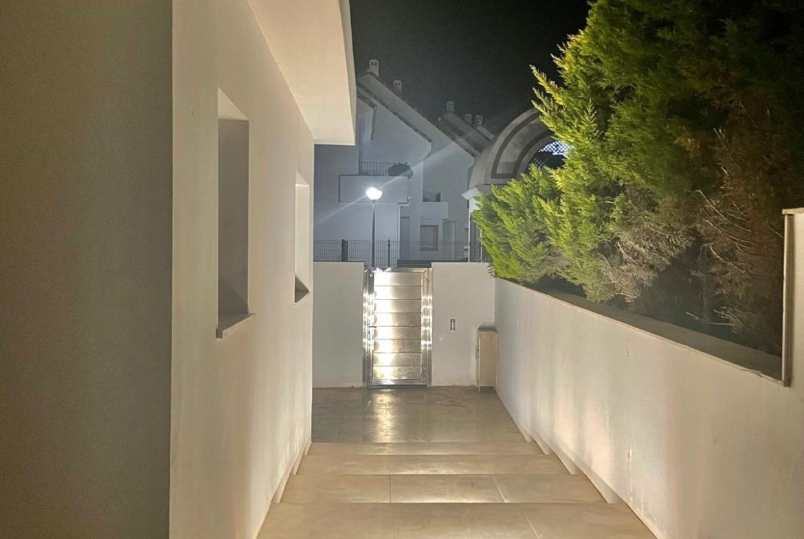 Chalet de lujo con Ascensor, Piscina y Jacuzzi Exterior en Pau 5 – Campo de Golf Alicante