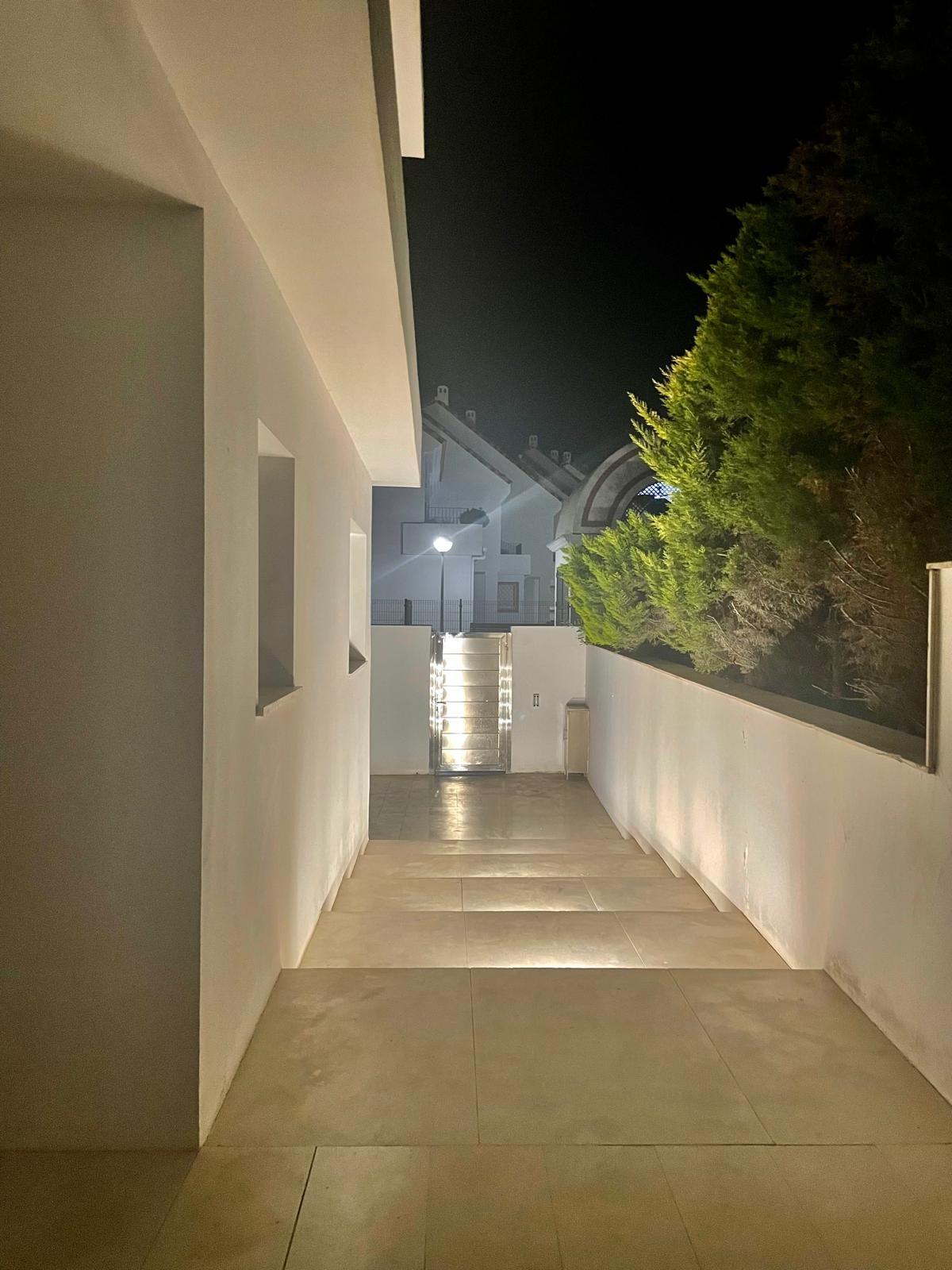 Chalet de lujo con Ascensor, Piscina y Jacuzzi Exterior en Pau 5 – Campo de Golf Alicante