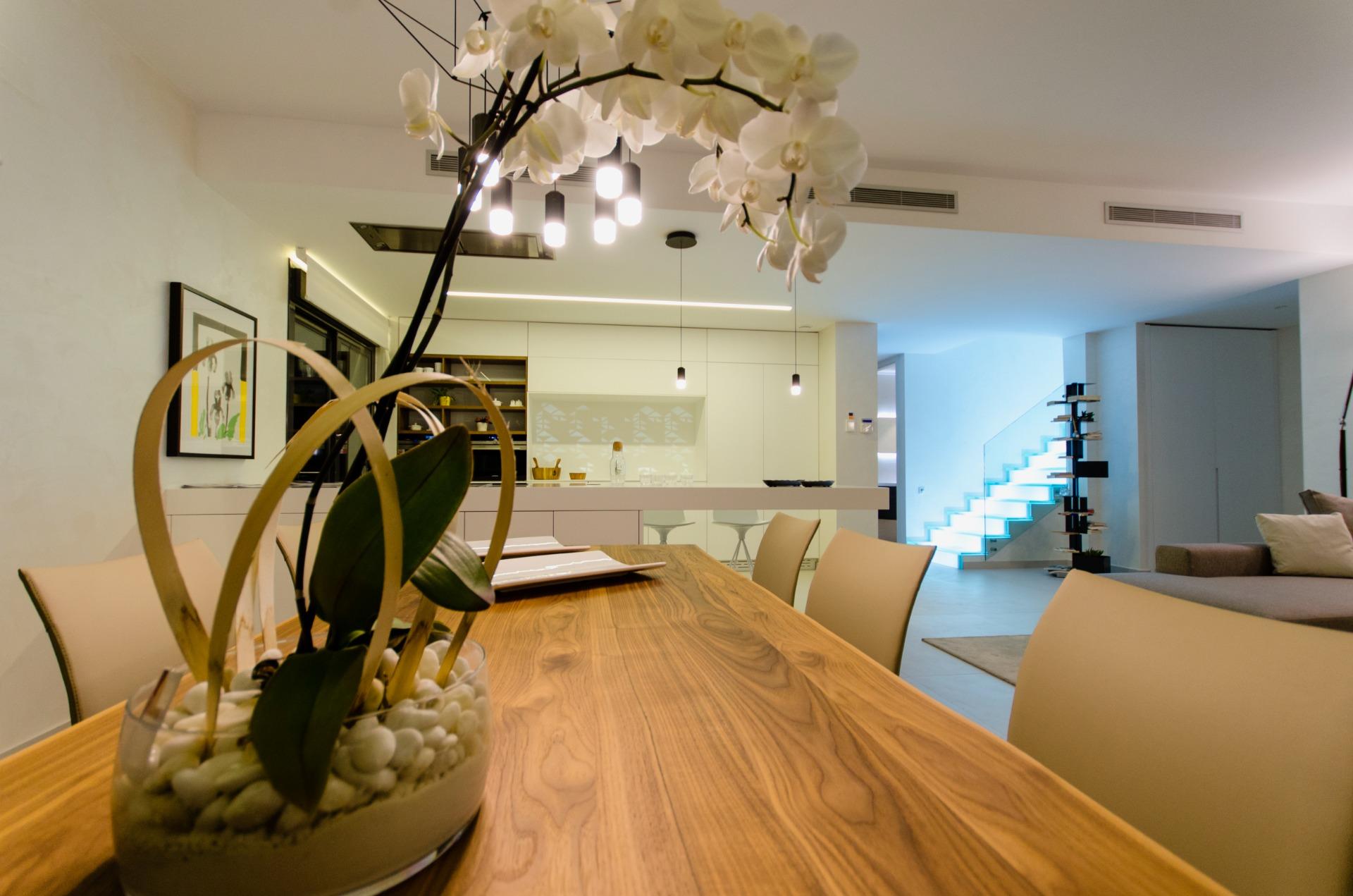 NIEUW GEBOUW IN ORIHUELA COSTA. 4 BEDROOMS. EEN KORTE WANDELING NAAR HET STRAND OP SLECHTS 350 METER AFSTAND.