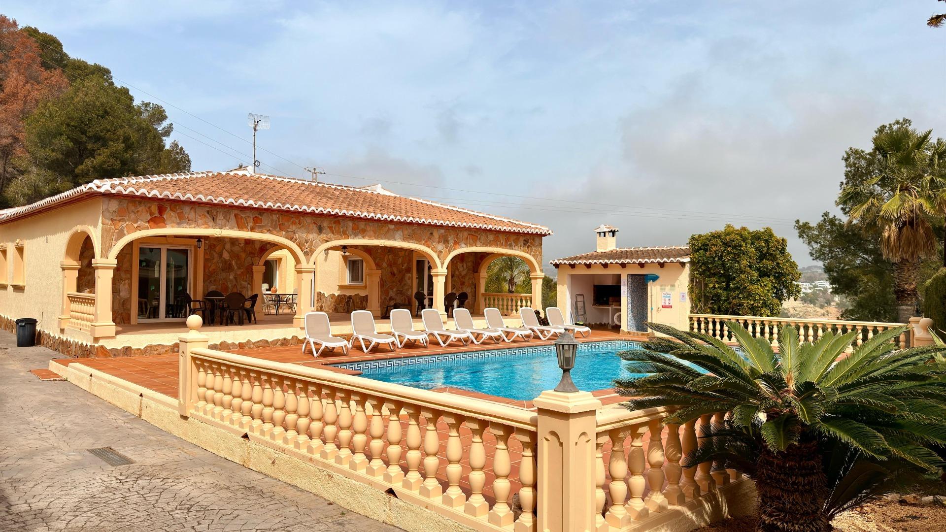 6-45-6 Exclusive Mediterranean villa in Calpe with large pool and panoramic views