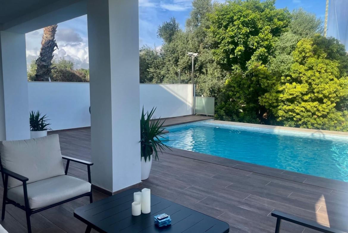Chalet de lujo con Ascensor, Piscina y Jacuzzi Exterior en Pau 5 – Campo de Golf Alicante