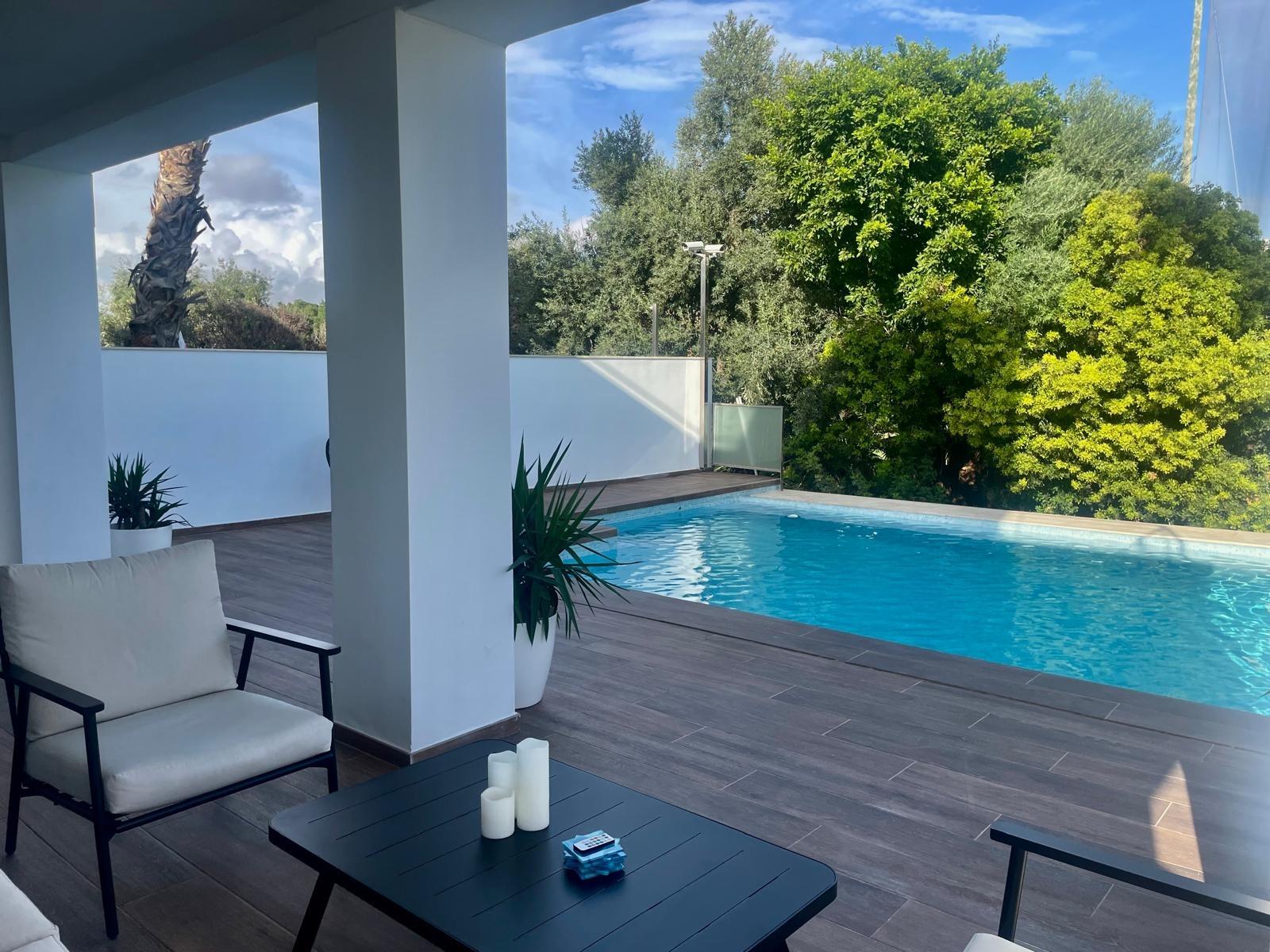 Chalet de lujo con Ascensor, Piscina y Jacuzzi Exterior en Pau 5 – Campo de Golf Alicante