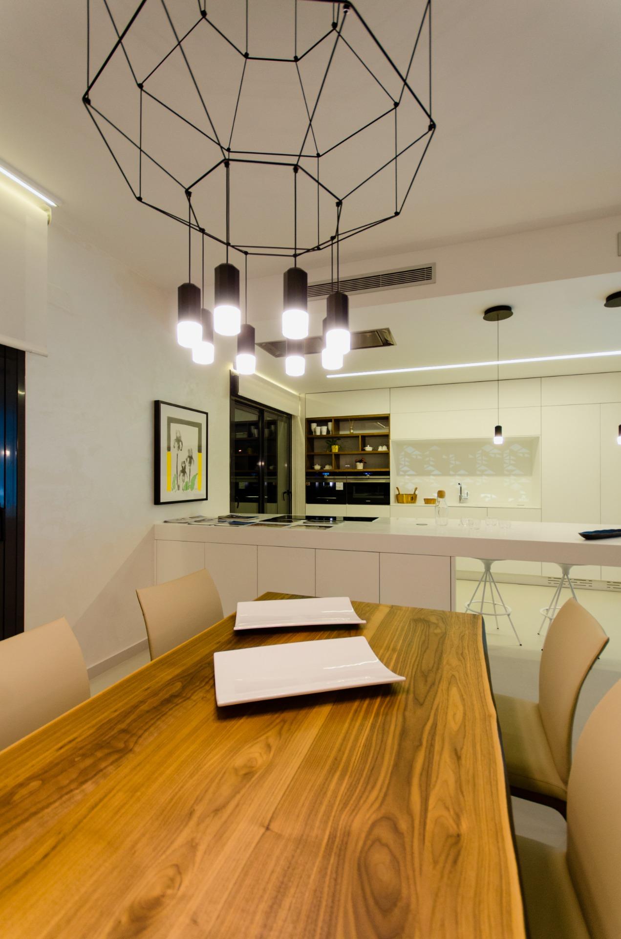 NIEUW GEBOUW IN ORIHUELA COSTA. 4 BEDROOMS. EEN KORTE WANDELING NAAR HET STRAND OP SLECHTS 350 METER AFSTAND.