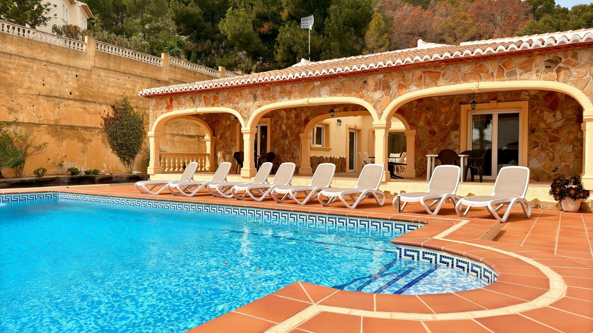 6-47-6 Exclusive Mediterranean villa in Calpe with large pool and panoramic views