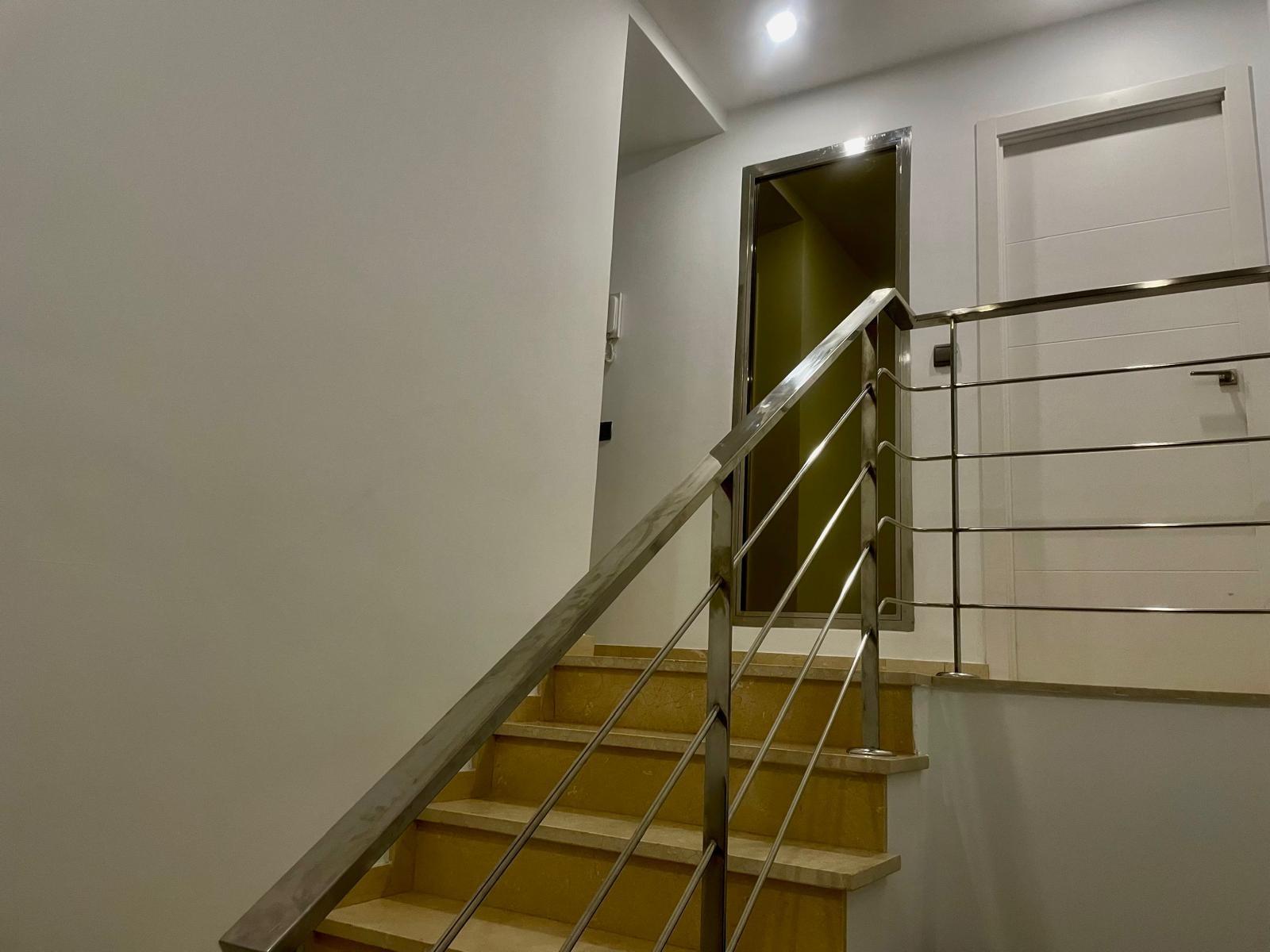 Chalet de lujo con Ascensor, Piscina y Jacuzzi Exterior en Pau 5 – Campo de Golf Alicante