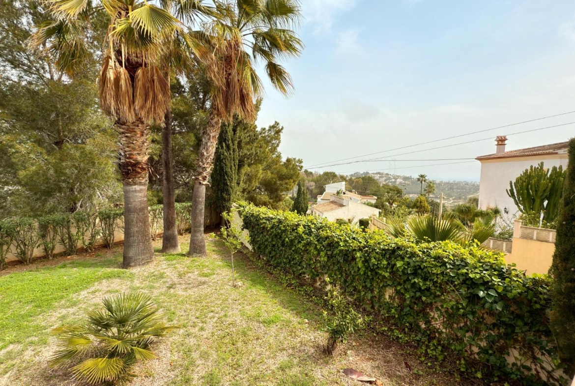 Exclusive Mediterranean villa in Calpe with large pool and panoramic views