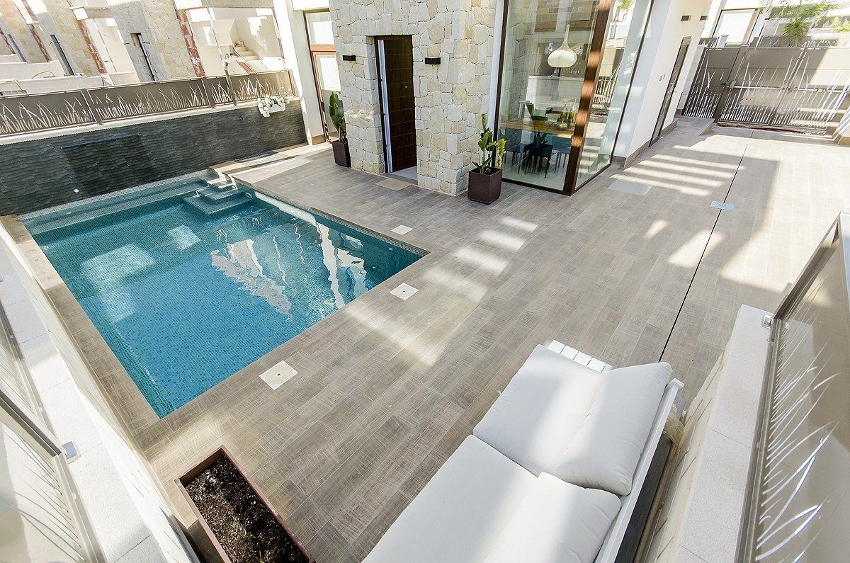6-5-1 NEW BUILT VILLA IN PLAYA HONDA