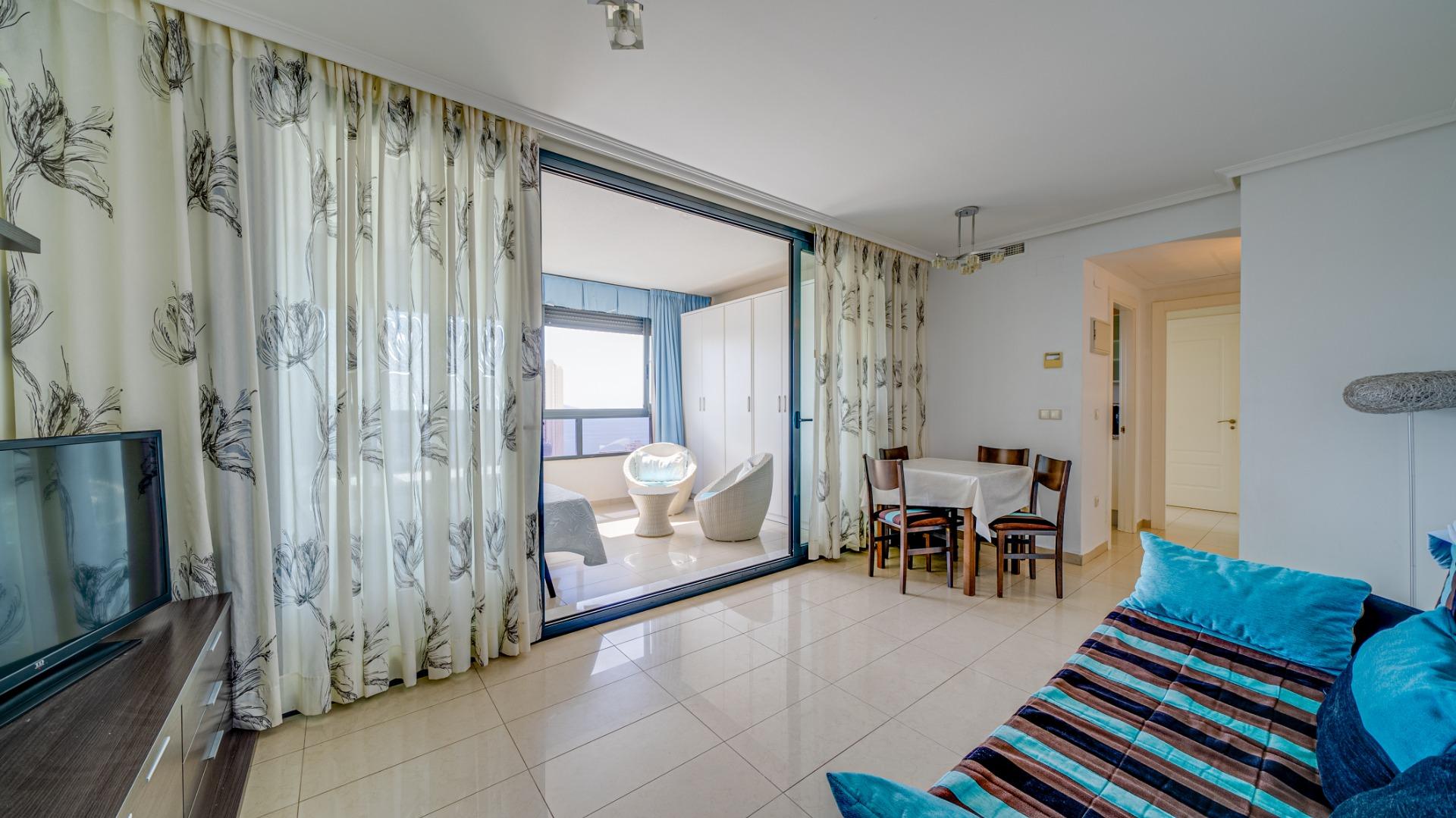Licht appartement met prachtig uitzicht op zee