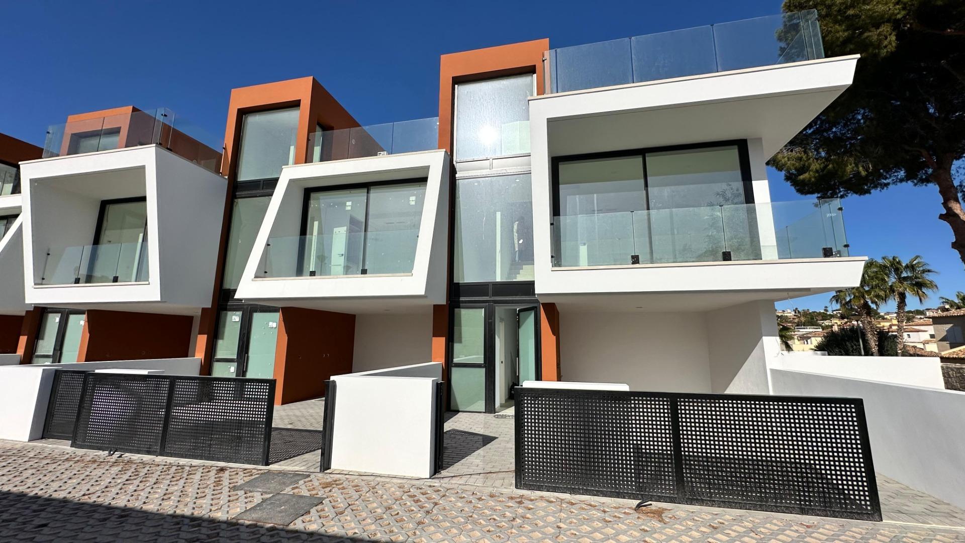 6-5-16 Newly built semi-detached single-family homes