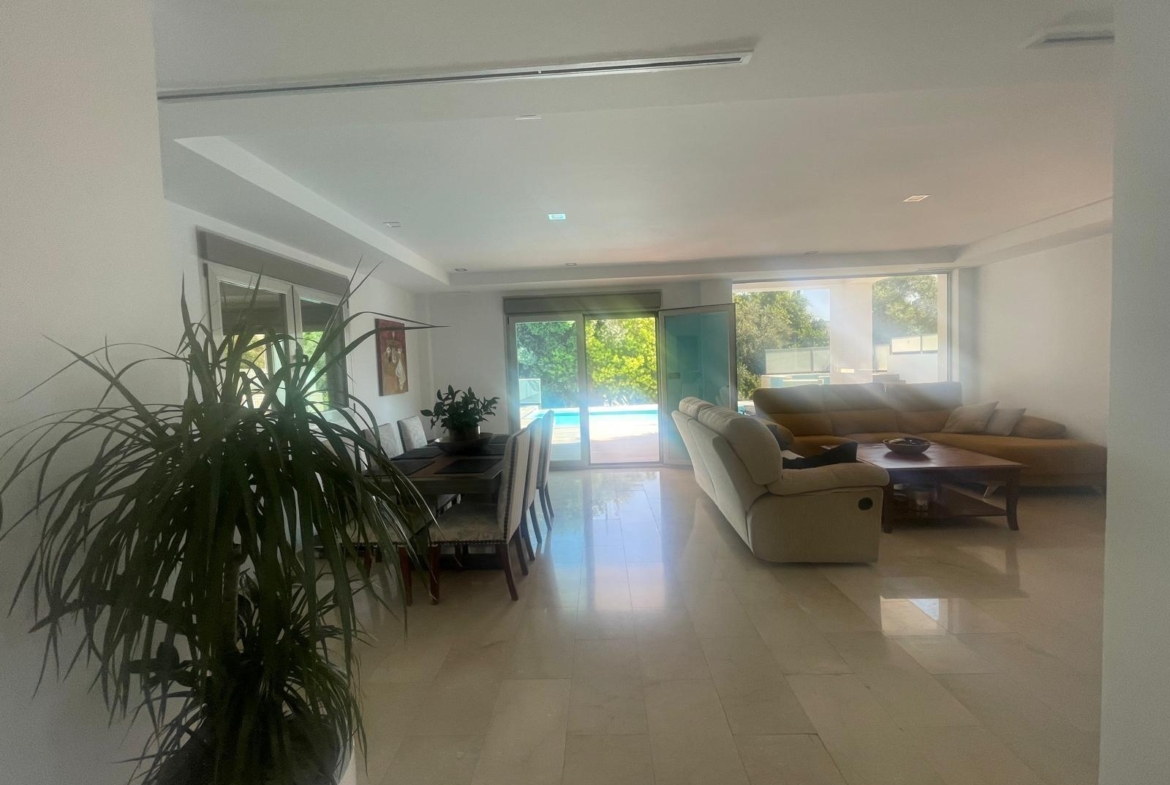 Chalet de lujo con Ascensor, Piscina y Jacuzzi Exterior en Pau 5 – Campo de Golf Alicante