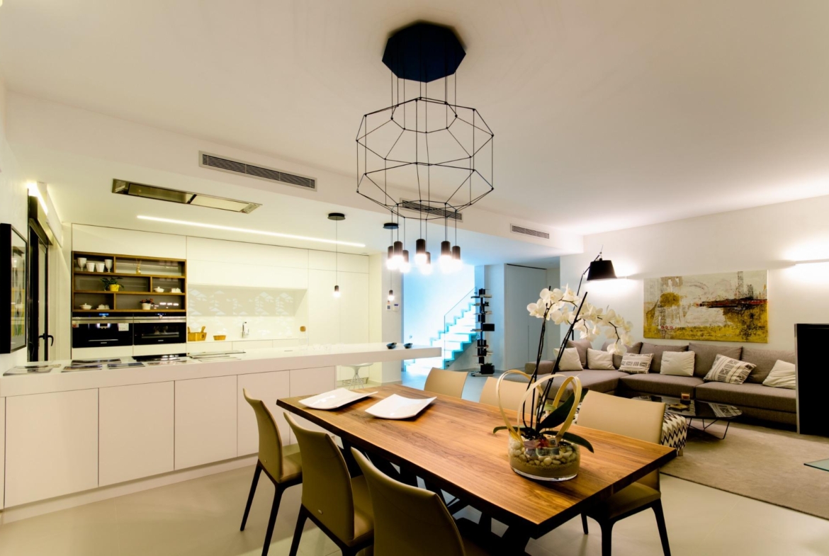 NIEUW GEBOUW IN ORIHUELA COSTA. 4 BEDROOMS. EEN KORTE WANDELING NAAR HET STRAND OP SLECHTS 350 METER AFSTAND.