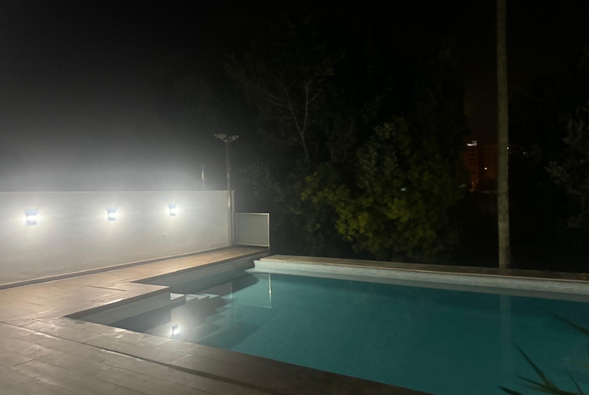 Chalet de lujo con Ascensor, Piscina y Jacuzzi Exterior en Pau 5 – Campo de Golf Alicante