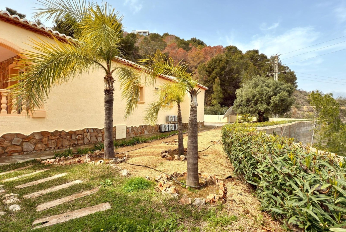 Exclusive Mediterranean villa in Calpe with large pool and panoramic views