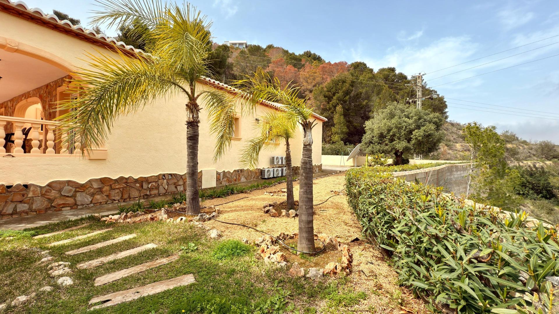 6-53-5 Exclusive Mediterranean villa in Calpe with large pool and panoramic views