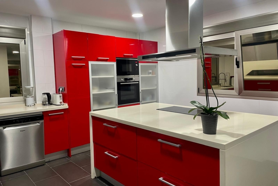 Chalet de lujo con Ascensor, Piscina y Jacuzzi Exterior en Pau 5 – Campo de Golf Alicante