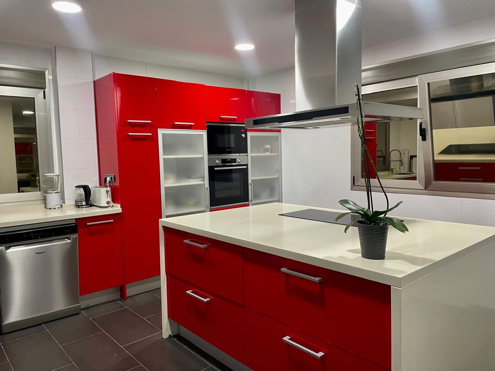 Chalet de lujo con Ascensor, Piscina y Jacuzzi Exterior en Pau 5 – Campo de Golf Alicante