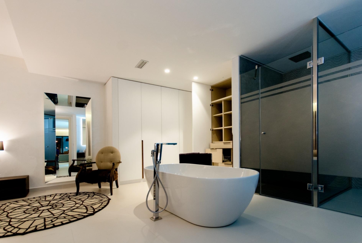NIEUW GEBOUW IN ORIHUELA COSTA. 4 BEDROOMS. EEN KORTE WANDELING NAAR HET STRAND OP SLECHTS 350 METER AFSTAND.