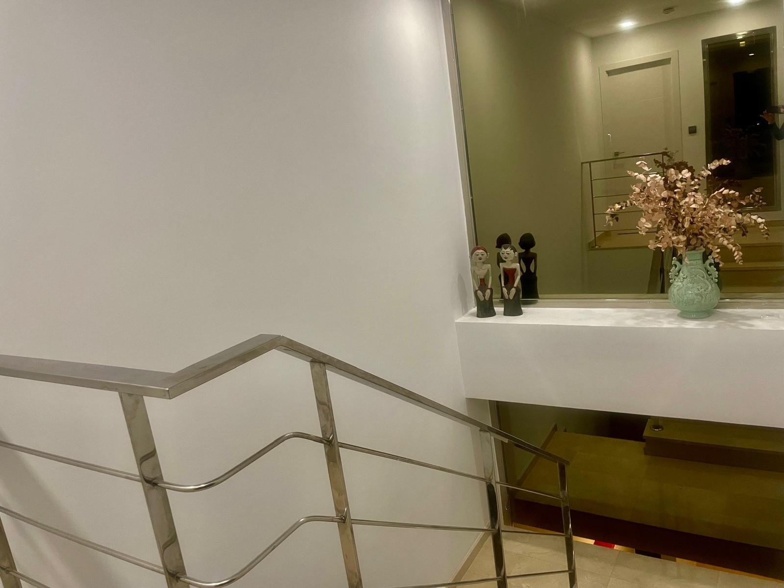 Chalet de lujo con Ascensor, Piscina y Jacuzzi Exterior en Pau 5 – Campo de Golf Alicante