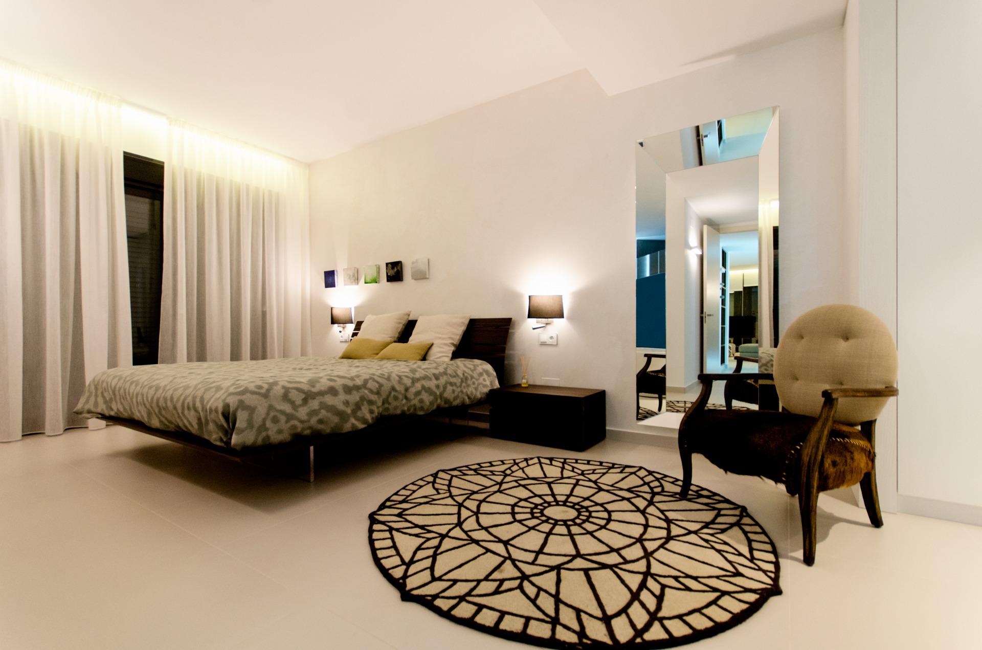 NIEUW GEBOUW IN ORIHUELA COSTA. 4 BEDROOMS. EEN KORTE WANDELING NAAR HET STRAND OP SLECHTS 350 METER AFSTAND.