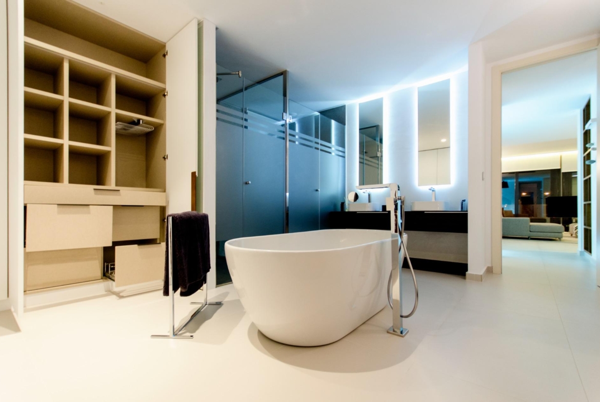 NIEUW GEBOUW IN ORIHUELA COSTA. 4 BEDROOMS. EEN KORTE WANDELING NAAR HET STRAND OP SLECHTS 350 METER AFSTAND.