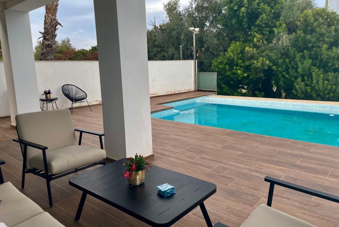 Chalet de lujo con Ascensor, Piscina y Jacuzzi Exterior en Pau 5 – Campo de Golf Alicante