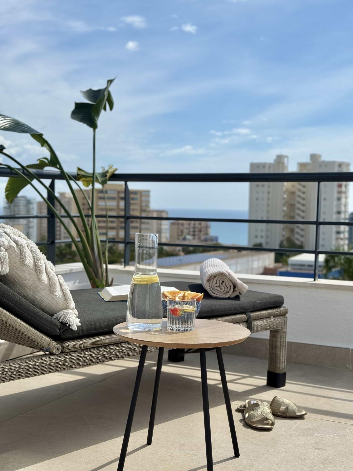 6-58-3 Oasis Mediterráneo en Playa de San Juan: Elegancia y Confort a Pasos del Mar