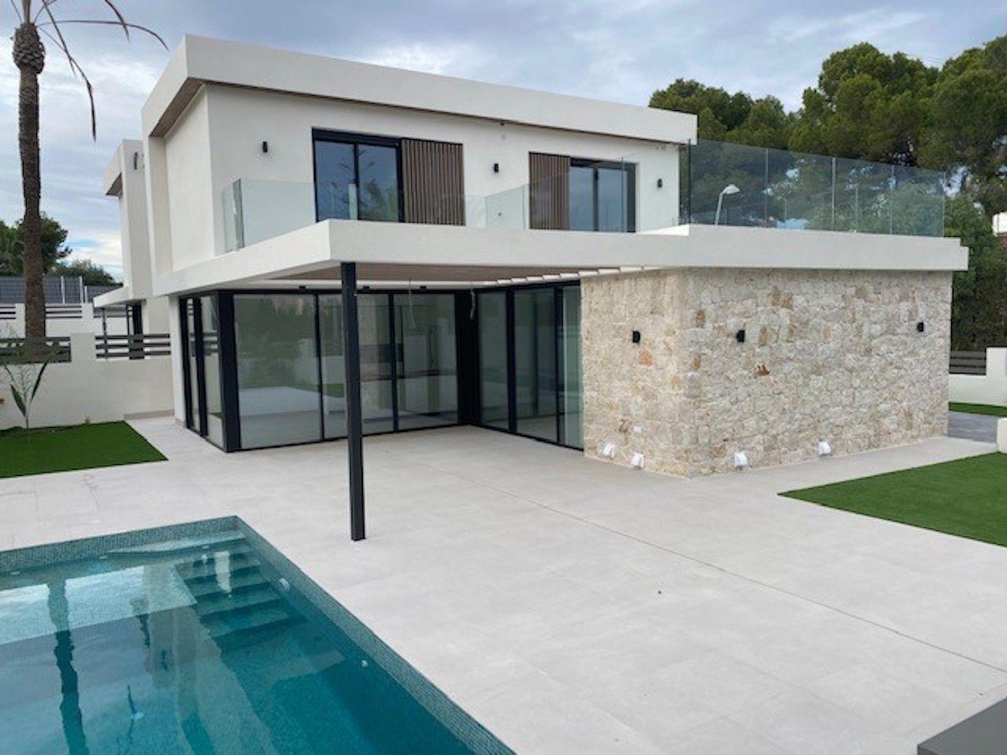 LUXURY VILLA’S IN MONTEZENIA
