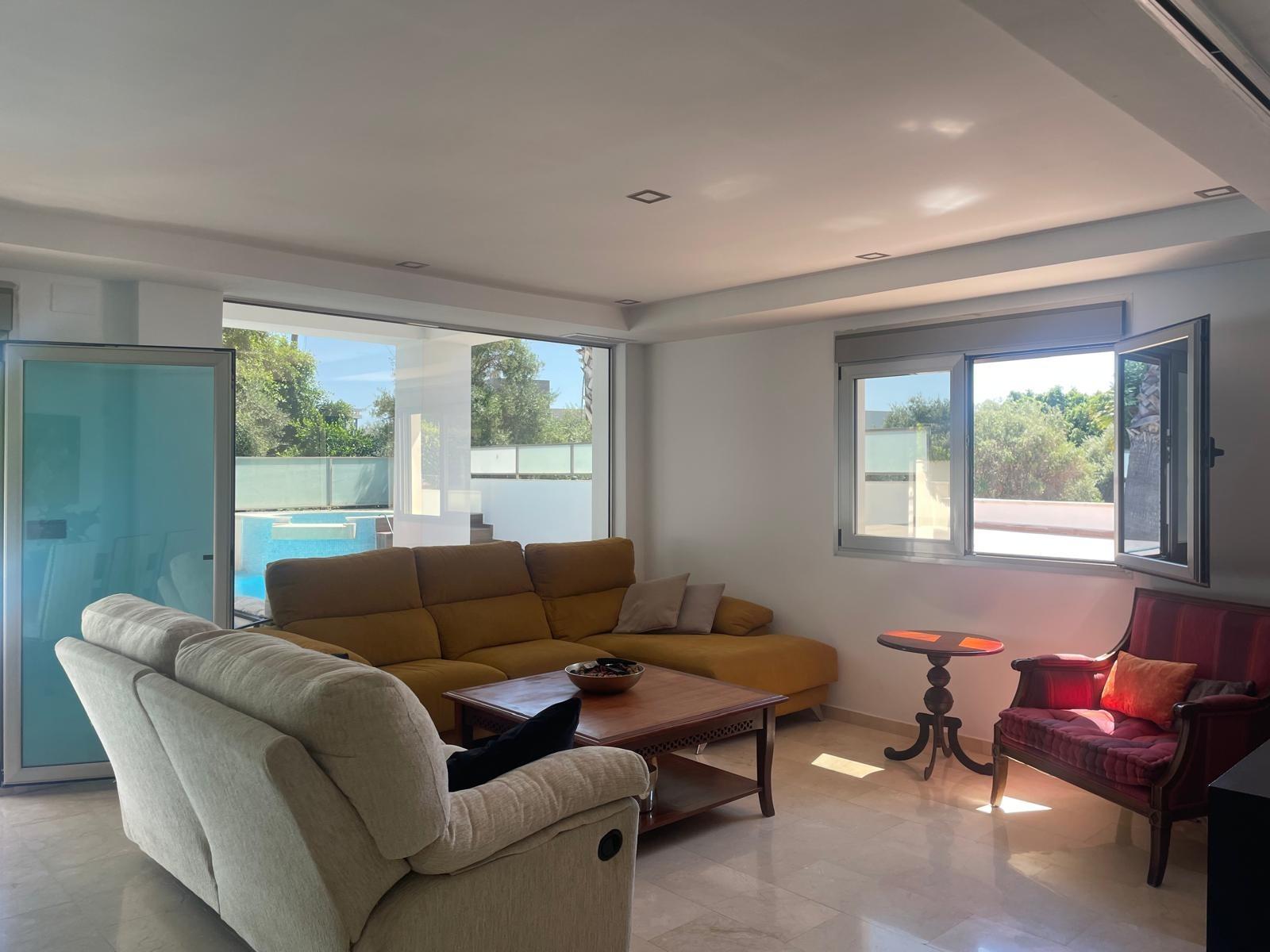 Chalet de lujo con Ascensor, Piscina y Jacuzzi Exterior en Pau 5 – Campo de Golf Alicante