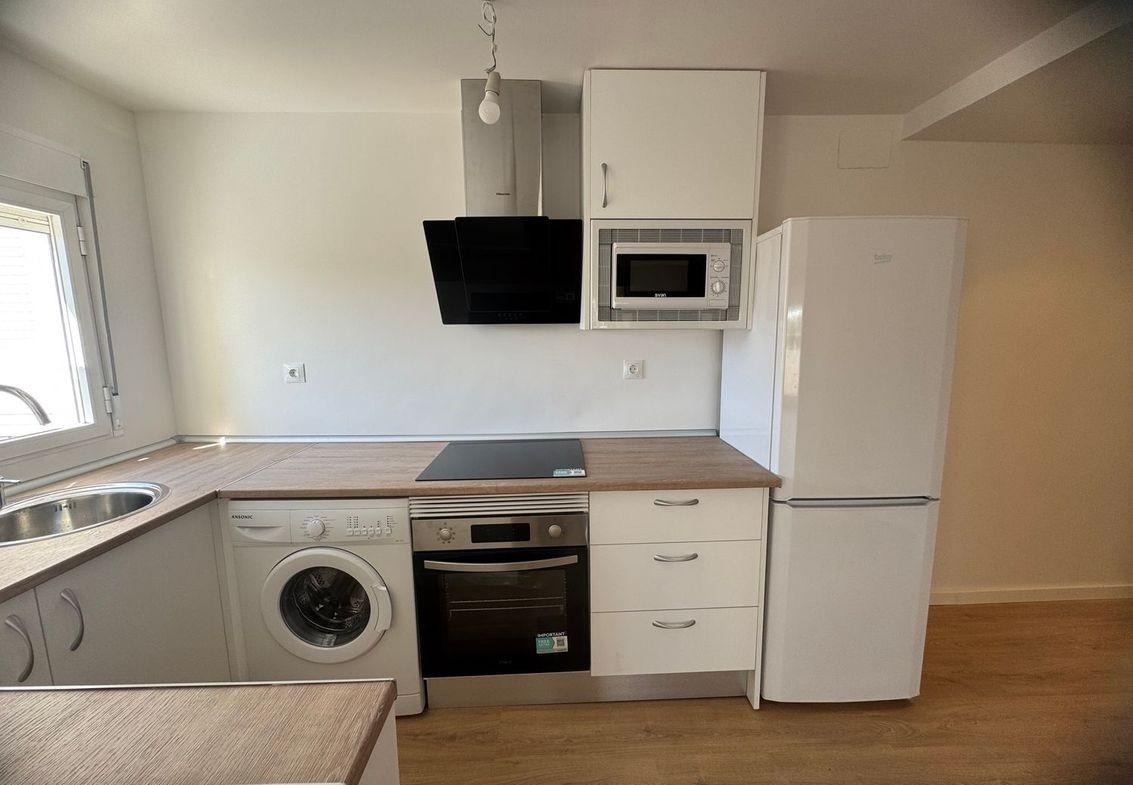 FULLY RENOVATED AND VERY BRIGHT APARTMENT FOR SALE IN BARRIO DEL PILAR, MADRID