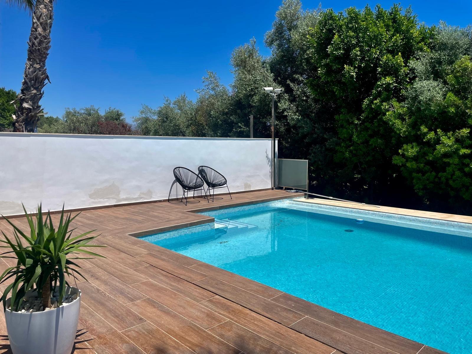 Chalet de lujo con Ascensor, Piscina y Jacuzzi Exterior en Pau 5 – Campo de Golf Alicante