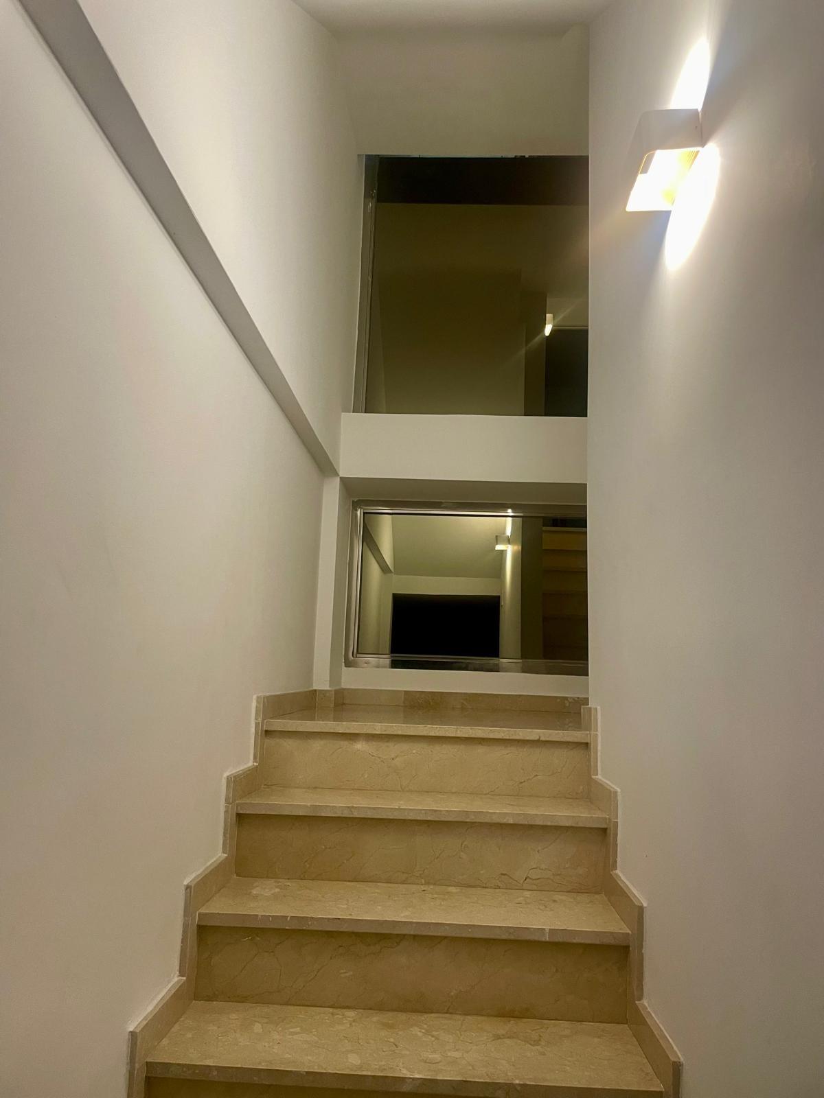 Chalet de lujo con Ascensor, Piscina y Jacuzzi Exterior en Pau 5 – Campo de Golf Alicante